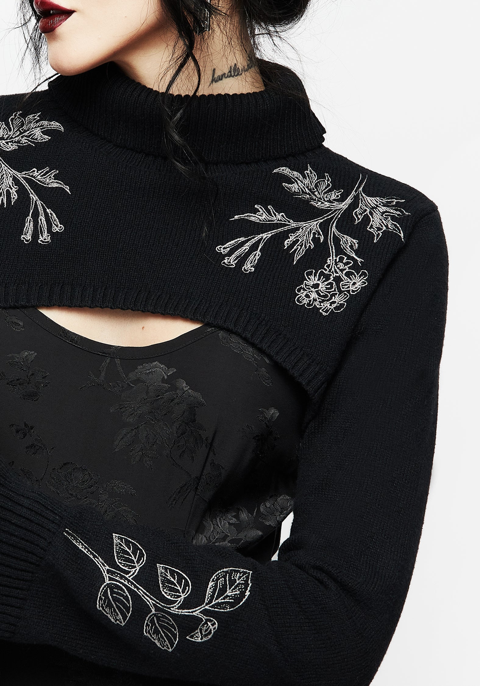 Amalthea Embroidered Roll Neck Extreme Crop Sweater - Image 2