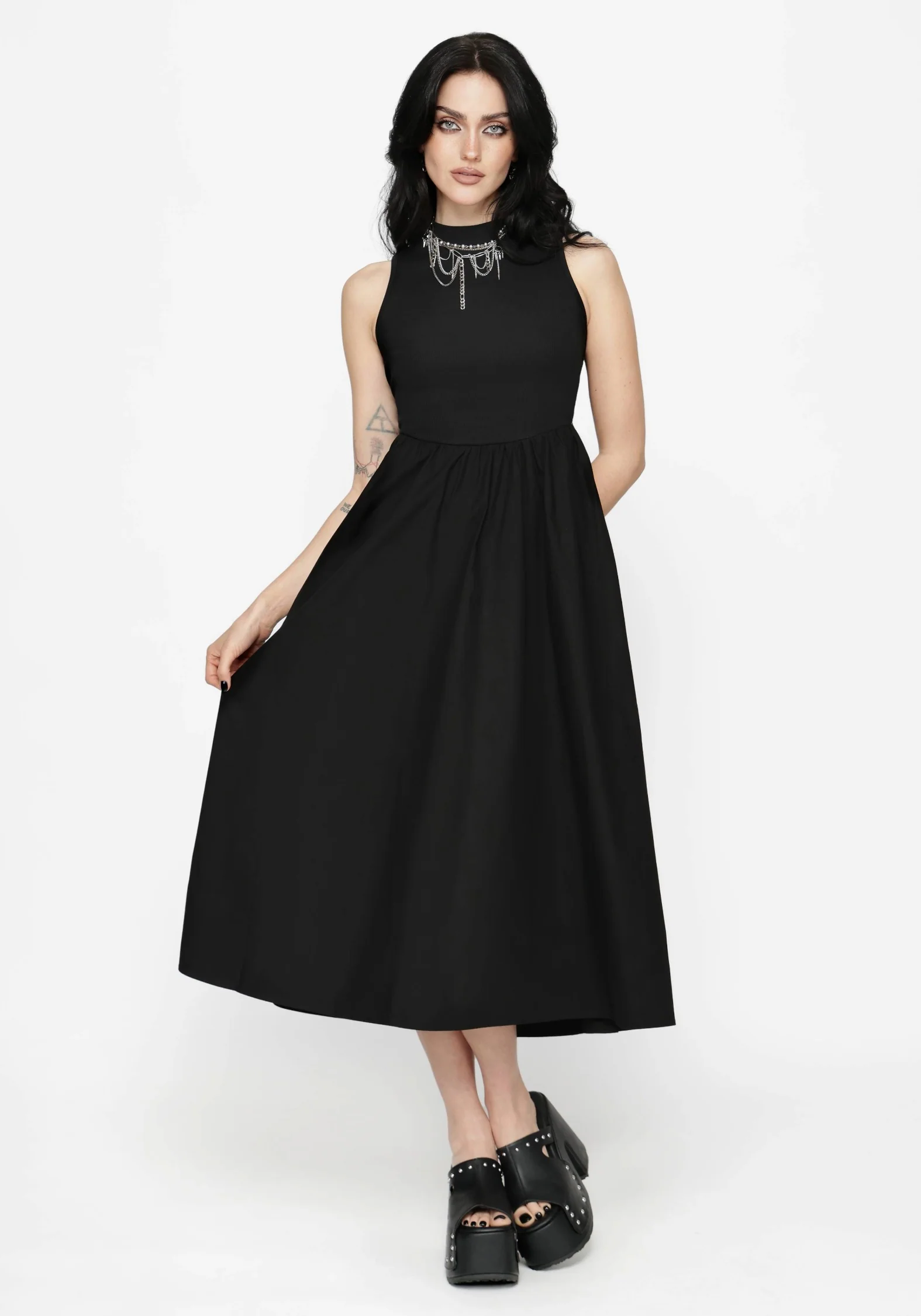 Morthira Open Back Lace Up Midaxi Dress - Image 5