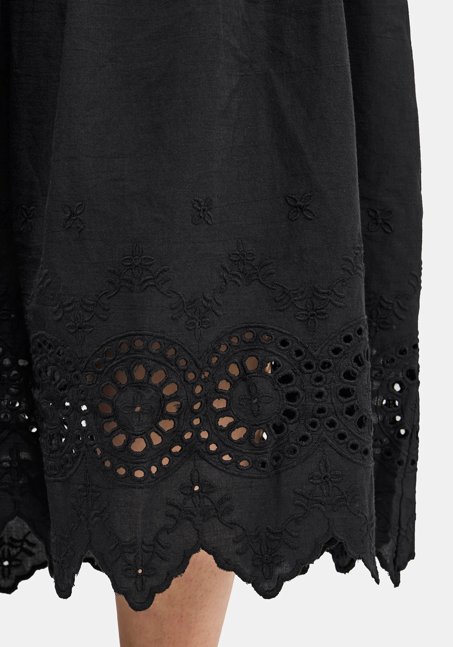 Noirette Broderie Midi Dress - Image 2